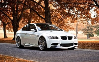 Фотообои Белое BMW